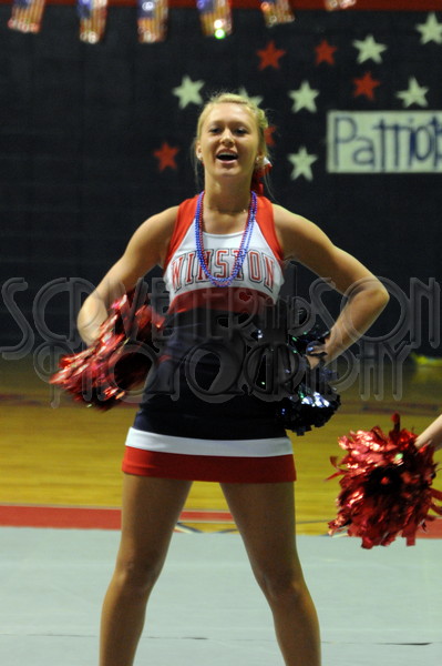 8-28 WA Pep Rally 035.JPG - SCRIVENER D300